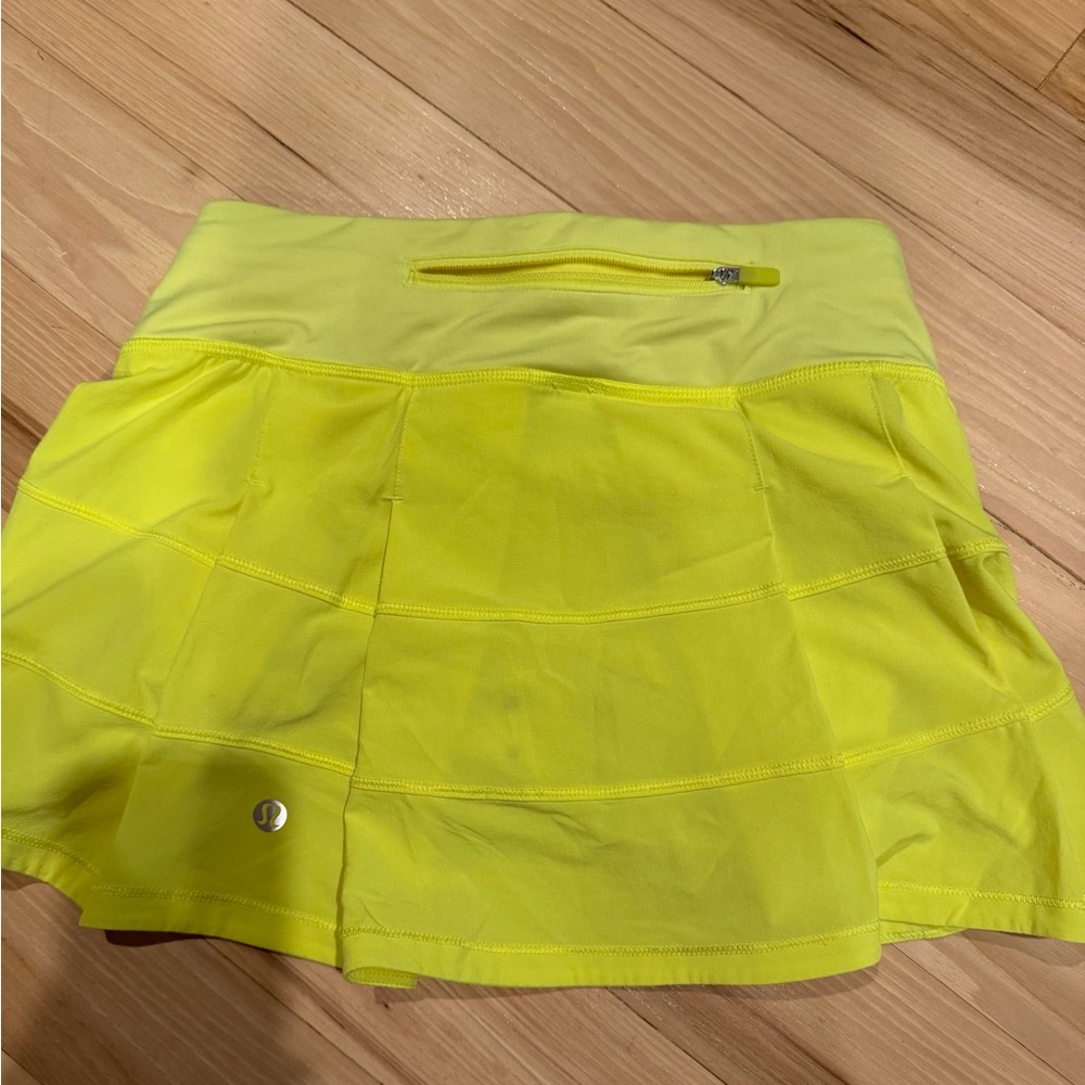 LULULEMON SKIRT - Size 0! Neon yellow! - Picture 3 of 5